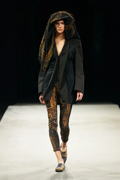 Look 34